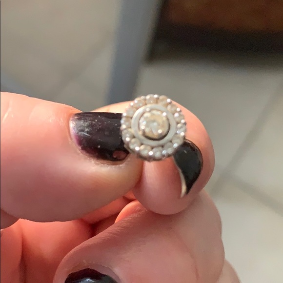 DIAMOND STUDS - Picture 4 of 6